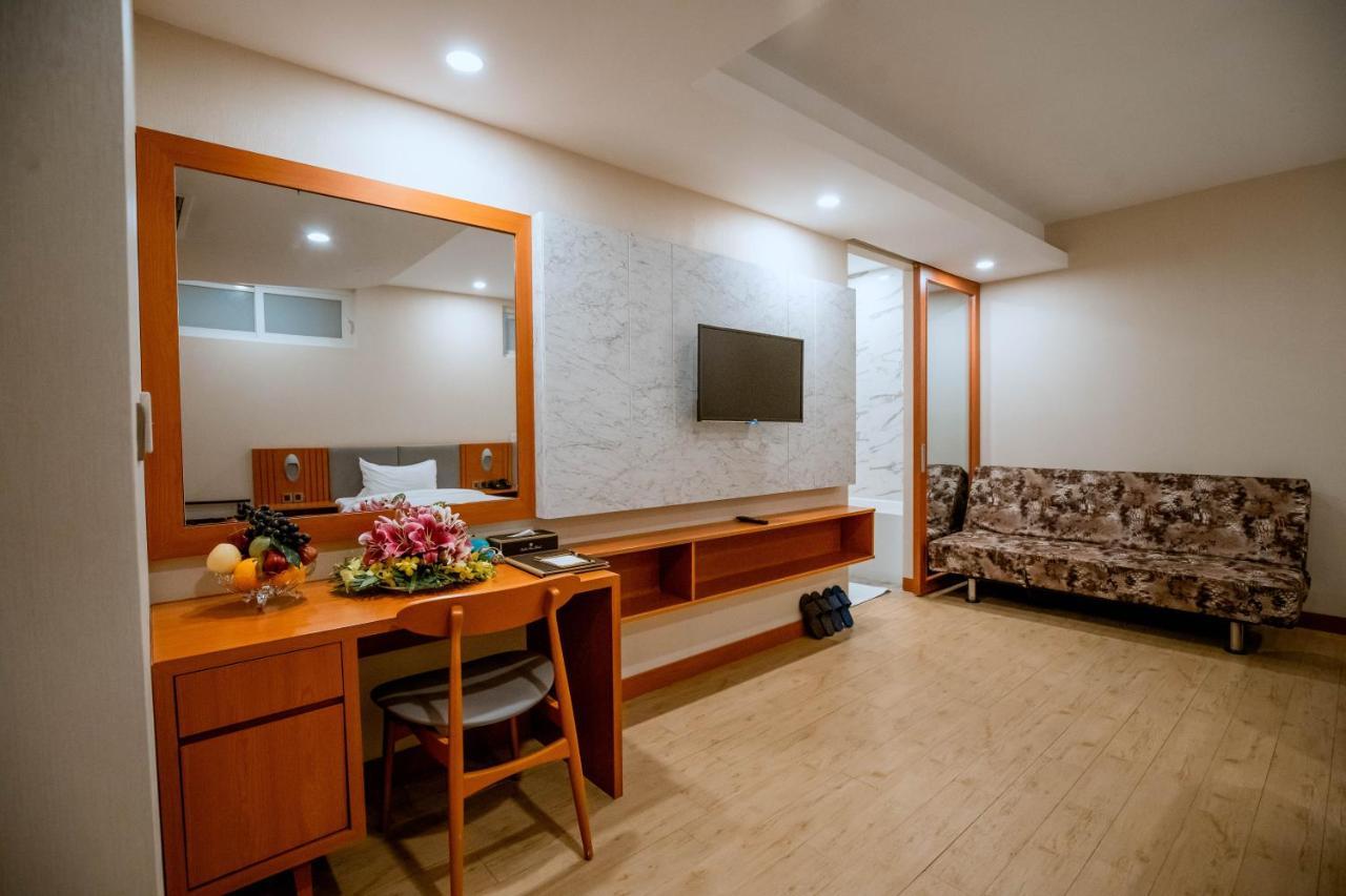 לונג האי Bella Vita Hotel מראה חיצוני תמונה