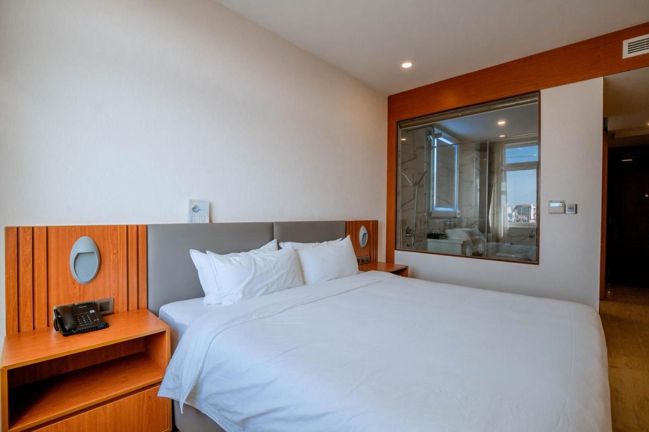 לונג האי Bella Vita Hotel מראה חיצוני תמונה